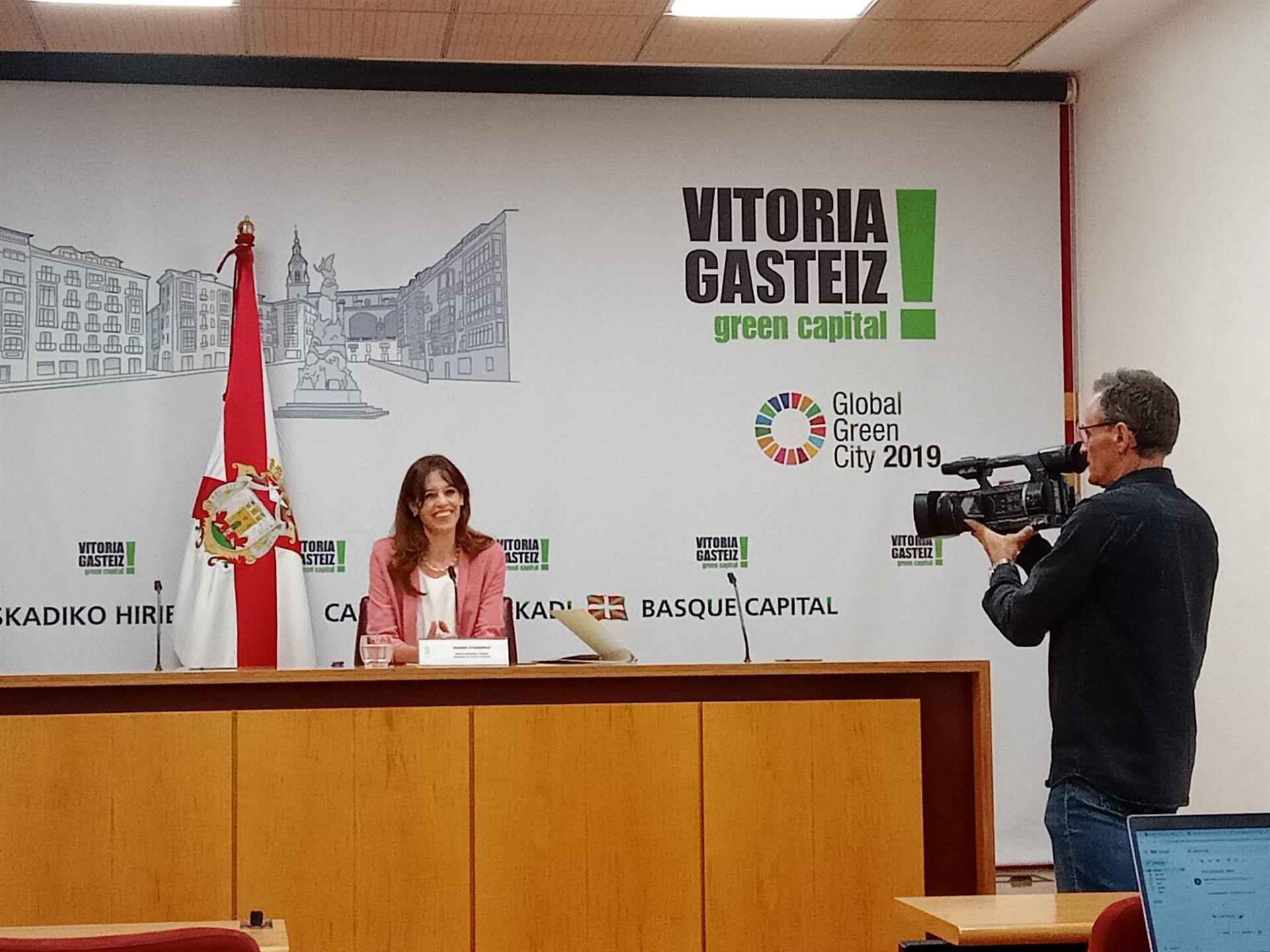 Etxebarria pide al Ministerio que reduzca el futuro centro de refugiados de Vitoria Etxebarria pide al Ministerio que reduzca el futuro centro de refugiados de Vitoria