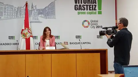 Etxebarria pide al Ministerio que reduzca el futuro centro de refugiados de Vitoria Etxebarria pide al Ministerio que reduzca el futuro centro de refugiados de Vitoria