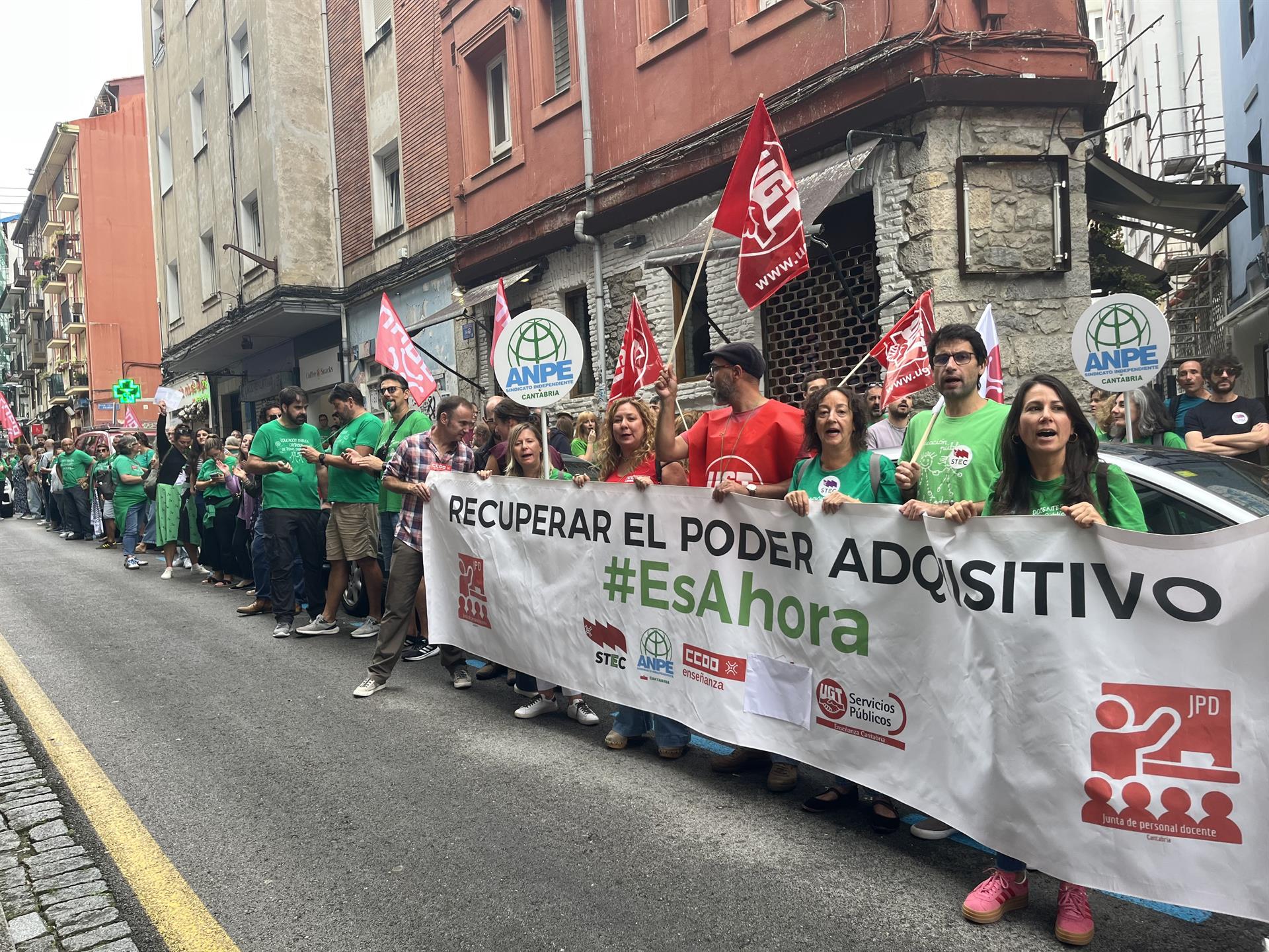 La educación de Cantabria afronta desde este lunes una semana de huelga docente La educación de Cantabria afronta desde este lunes una semana de huelga docente