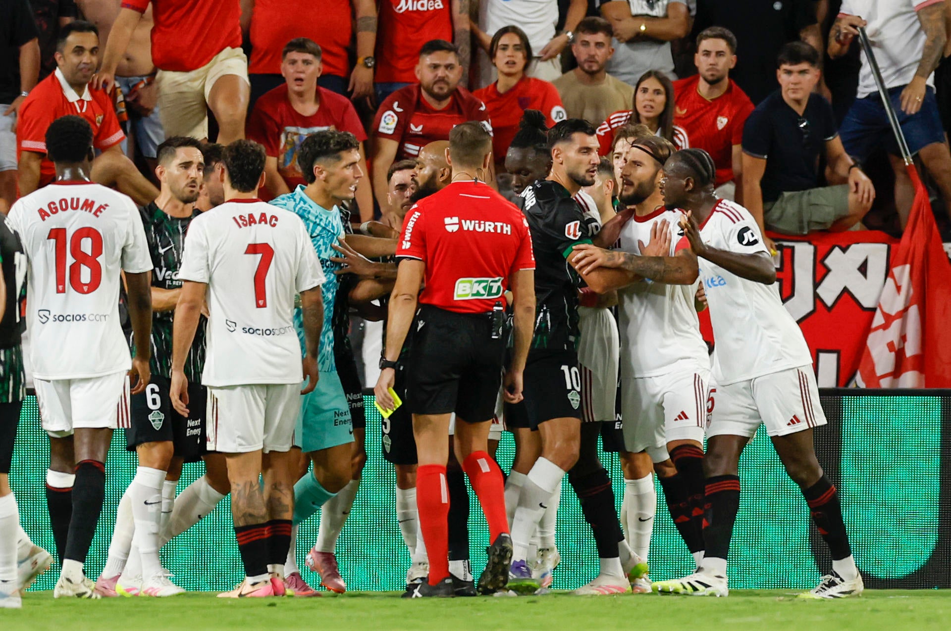 El Sevilla visita Elche a un punto del descenso El Sevilla visita Elche a un punto del descenso