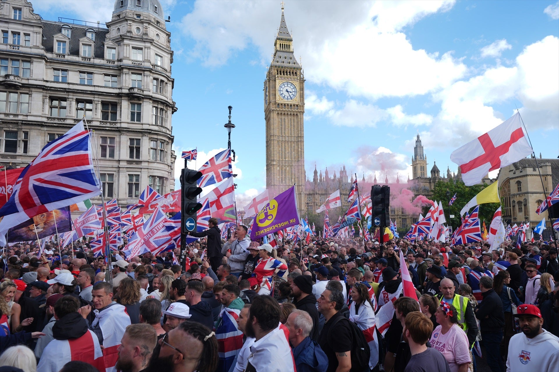 Más de 110.000 personas protestan en Londres contra las políticas migratorias del Reino Unido Más de 110.000 personas protestan en Londres contra las políticas migratorias del Reino Unido