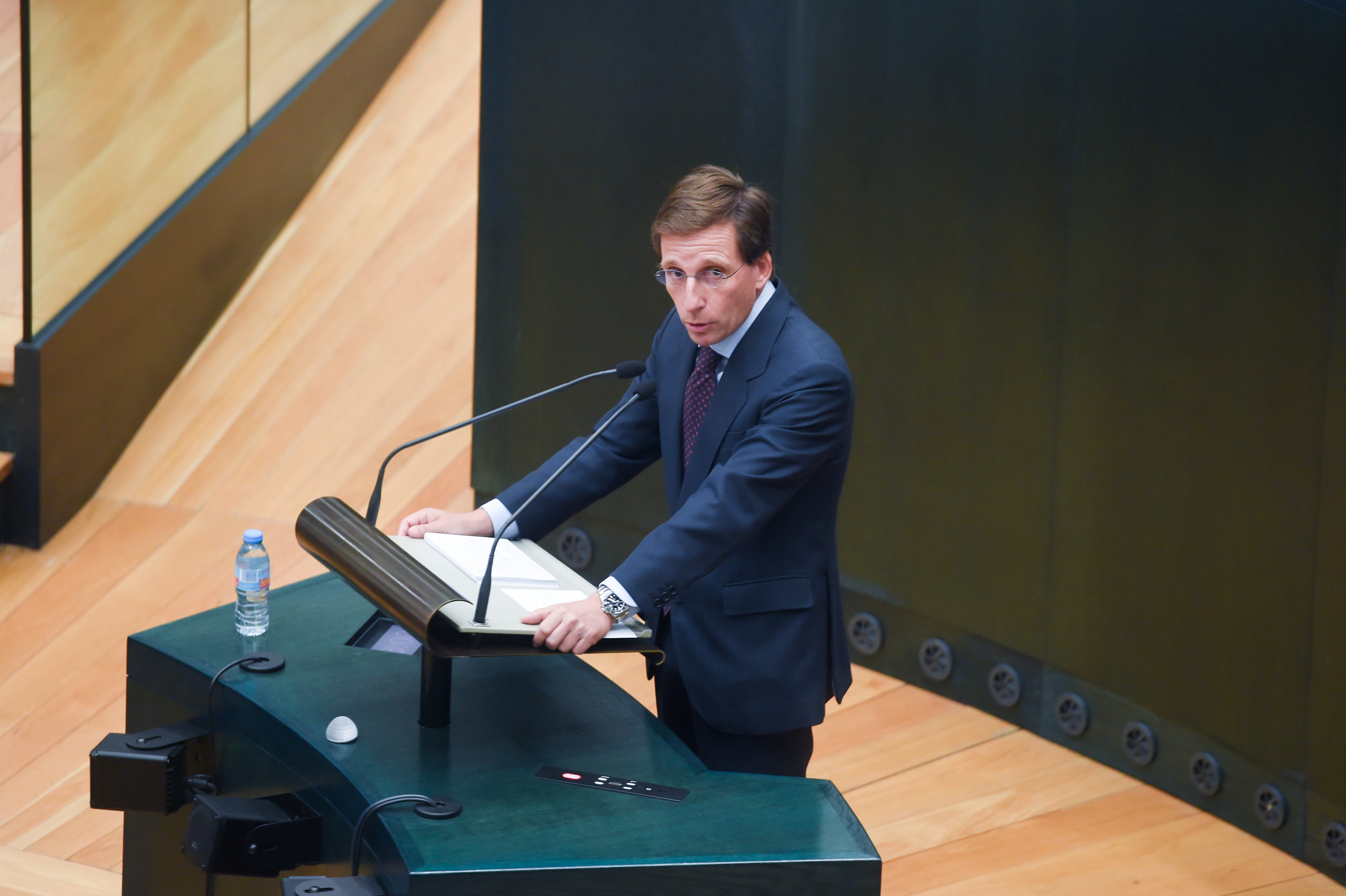 Martínez-Almeida, tras la suspensión de la última etapa de La Vuelta: "La imagen que estamos dando es lamentable" Martínez-Almeida, tras la suspensión de la última etapa de La Vuelta: "La imagen que estamos dando es lamentable"