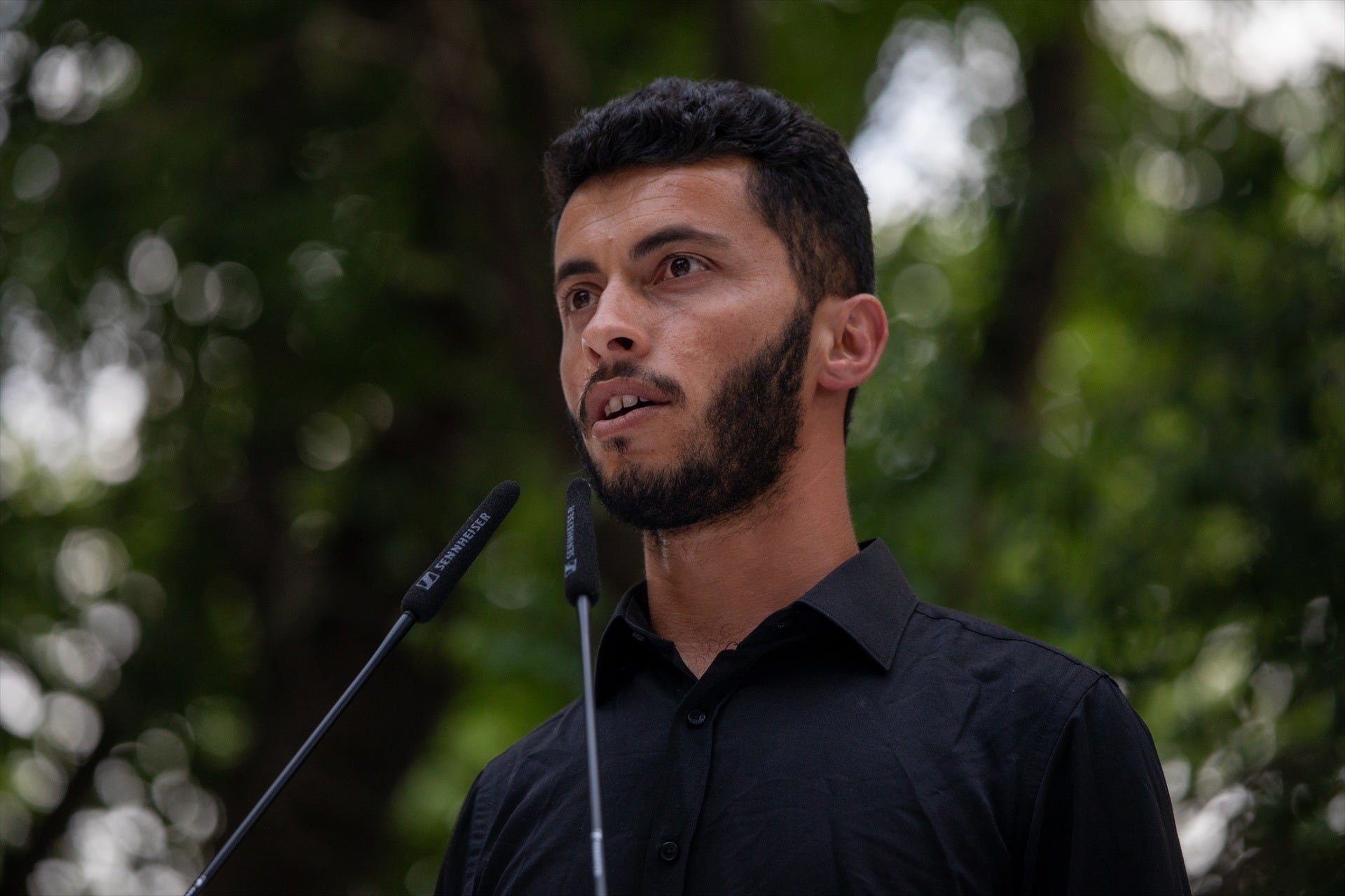 Basel Aadra, ganador de un premio Óscar, denuncia que el Ejército israelí ha asaltado su casa Basel Aadra, ganador de un premio Óscar, denuncia que el Ejército israelí ha asaltado su casa