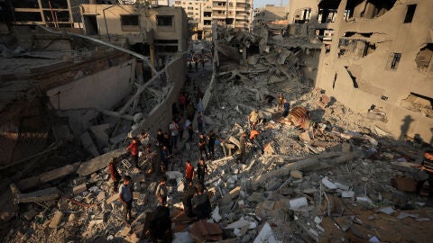 La torre residencial Al-Jundi al-Majhoul tras los bombardeos