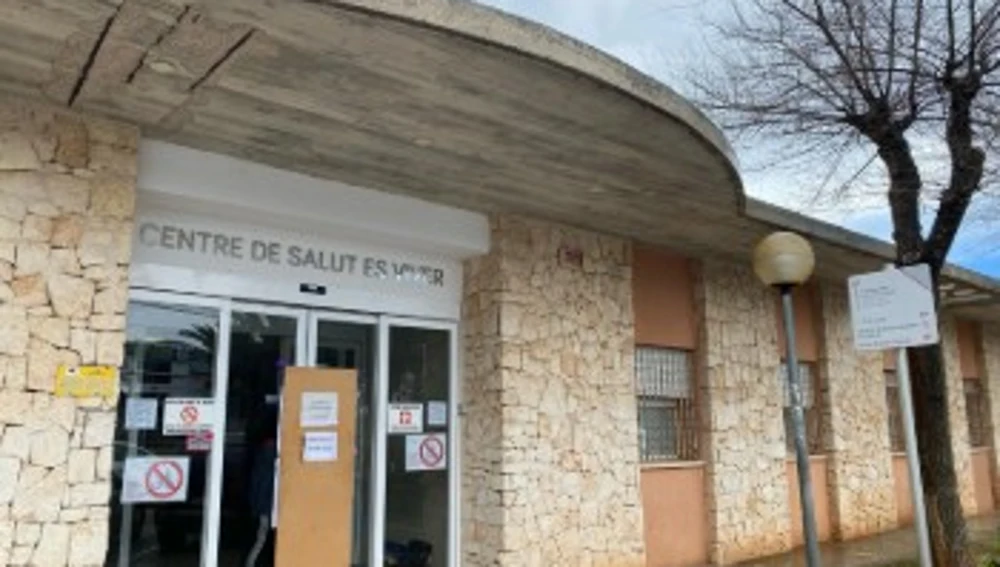 Imagen de la entrada actual del Centro de Salud de Es Viver Imagen de la entrada actual del Centro de Salud de Es Viver