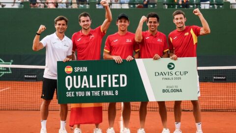 Jaume, Pedro, Roberto, Pablo y David Ferrer, celebran el pase a la Final a 8. Germ&aacute;n PozoRFET
