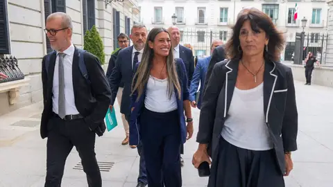 Junts confirma que la obligación de atender en catalán "será en toda España": "Los catalanes tienen que tener los mismos derechos que un francés o un inglés"