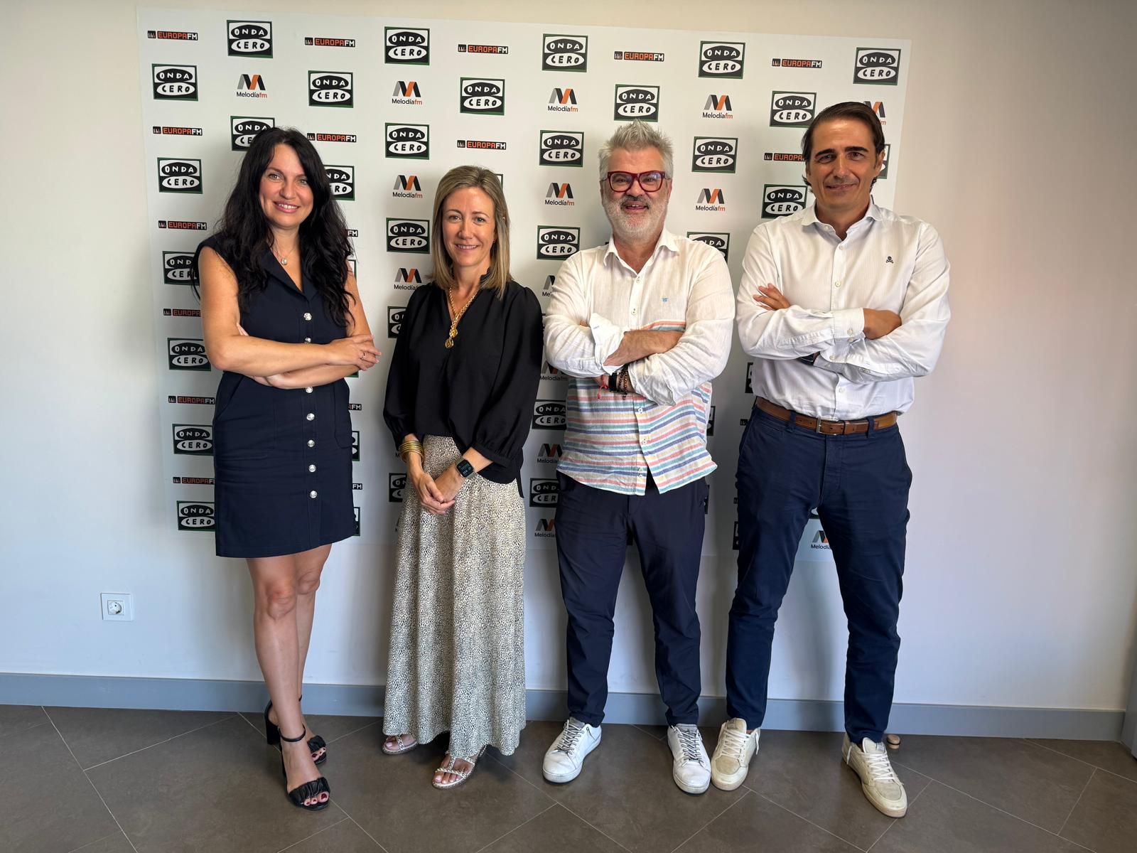 Alicante rinde homenaje a su comercio local con una exposición en la Estación de Luceros del TRAM Alicante rinde homenaje a su comercio local con una exposición en la Estación de Luceros del TRAM