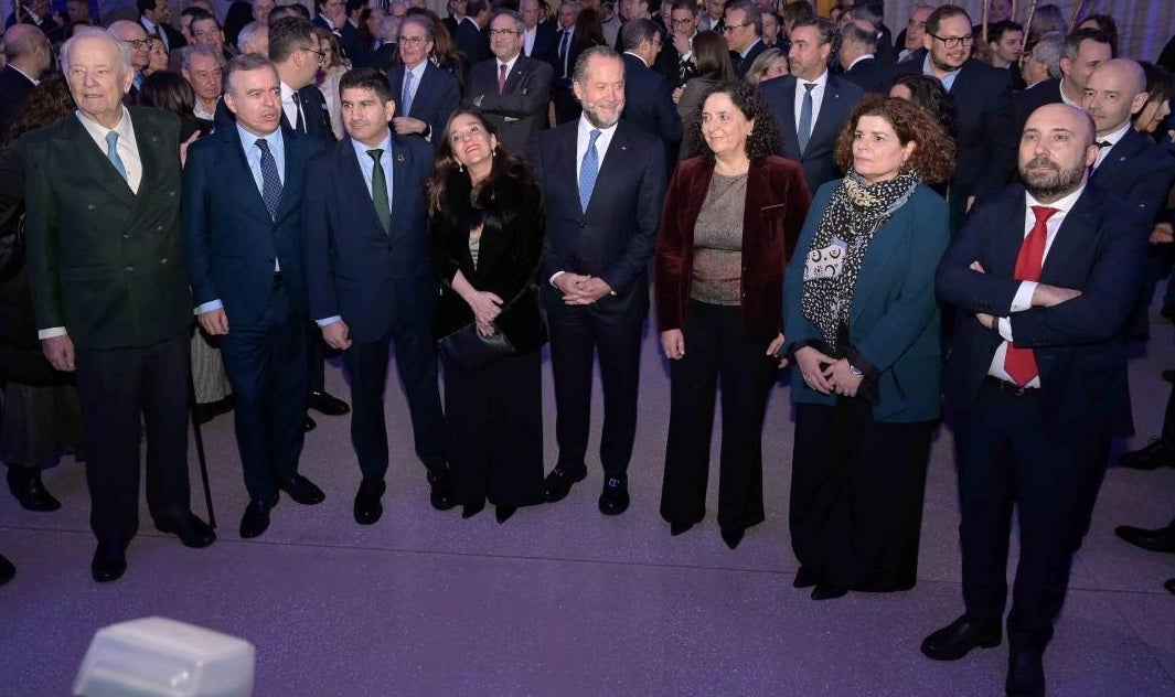 Inés Rey: "No voy a opinar públicamente sobre las declaraciones de Escotet, solo en la comisión de seguimiento del convenio con el Deportivo" Inés Rey: "No voy a opinar públicamente sobre las declaraciones de Escotet, solo en la comisión de seguimiento del convenio con el Deportivo"