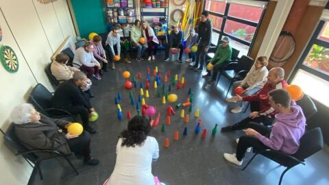AFA Torrevieja visibiliza la enfermedad de Alzheimer con actividades sociales, de convivencia y deportivas