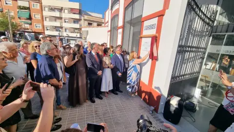 El nuevo mercado municipal de abastos de Almendralejo abre tras tres años de trabajos y 2,8 millones de euros de inversión El nuevo mercado municipal de abastos de Almendralejo abre tras tres años de trabajos y 2,8 millones de euros de inversión