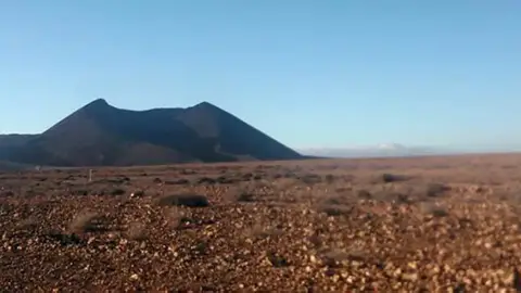 Paisaje árido en Fuerteventura Paisaje árido en Fuerteventura