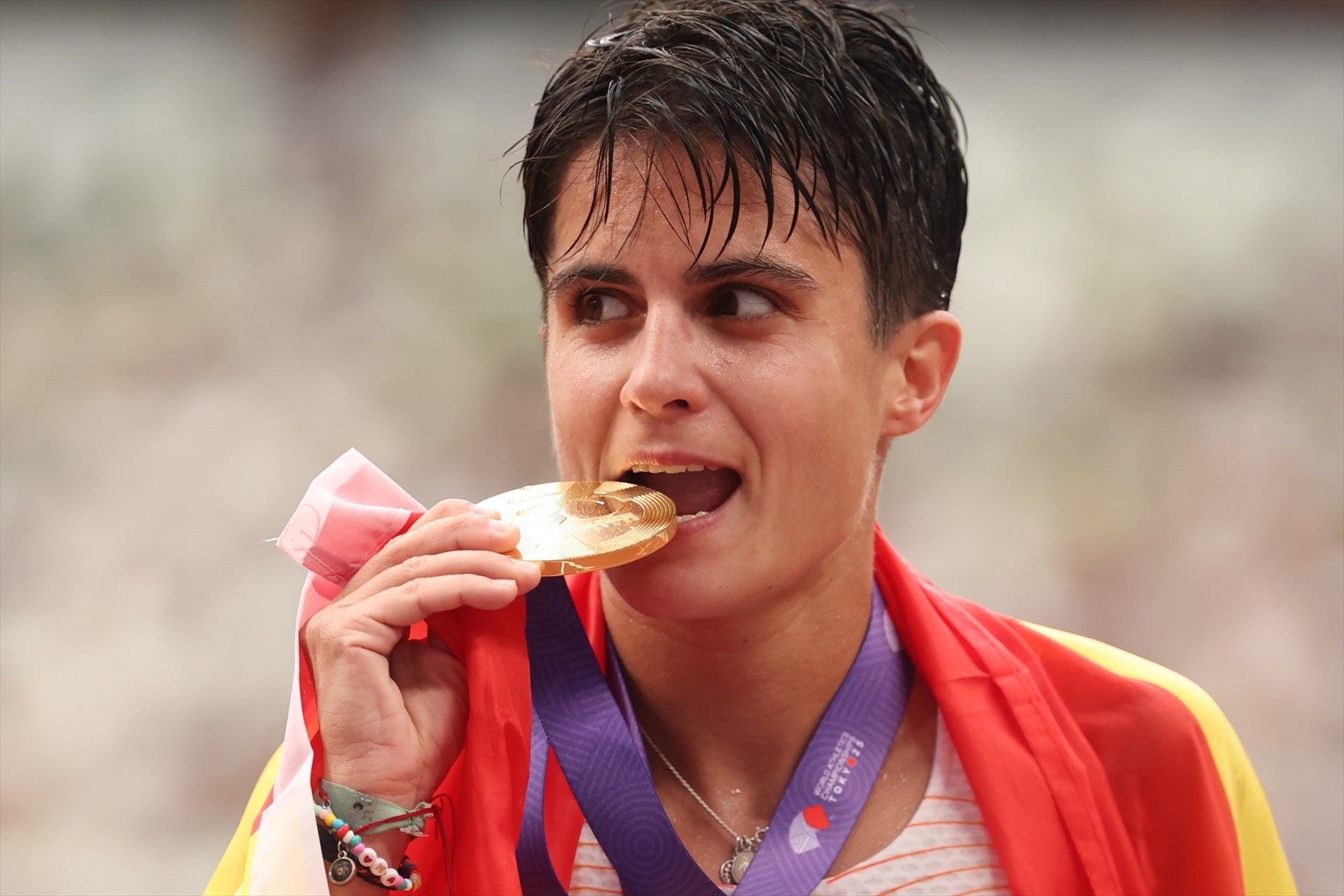 María Pérez hace historia con su oro en los 20 kilómetros marcha en los Mundiales de Atletismo de Tokio María Pérez hace historia con su oro en los 20 kilómetros marcha en los Mundiales de Atletismo de Tokio