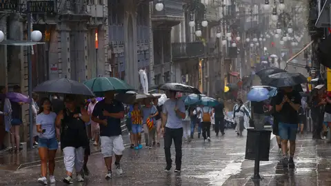La llegada de un "chorro polar" provoca la llegada "abrupta" del otoño: lluvias intensas y desplome de temperaturas