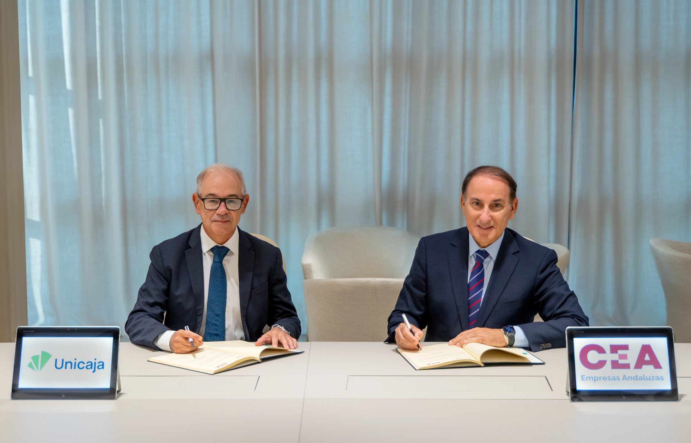 Unicaja renueva su acuerdo con CEA y habilita una línea de financiación de 1.000 millones Unicaja renueva su acuerdo con CEA y habilita una línea de financiación de 1.000 millones