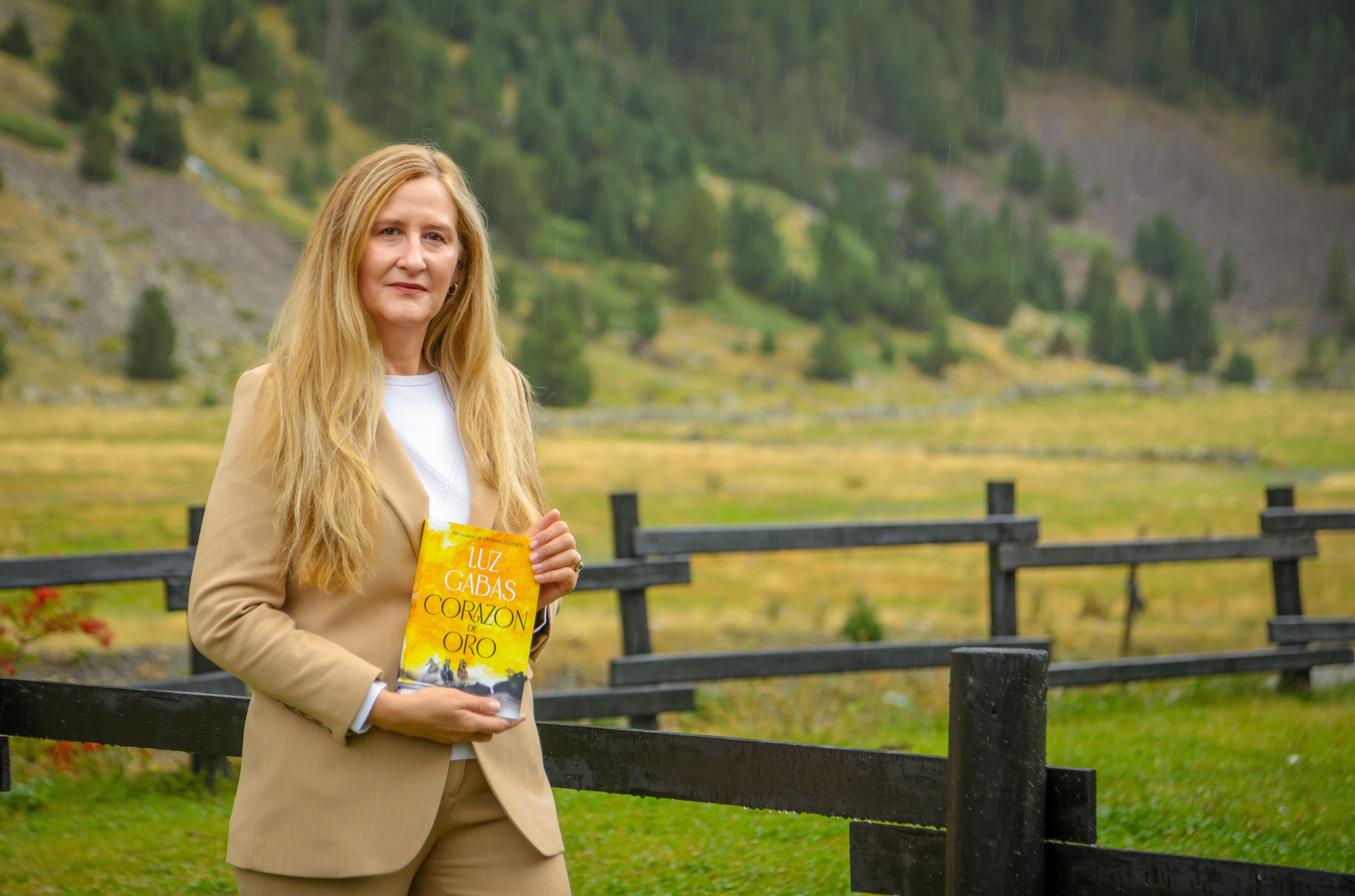 Luz Gabás presenta su nueva novela, 'Corazón de oro', sobre la fiebre del oro que enloqueció a la humanidad Luz Gabás presenta su nueva novela, 'Corazón de oro', sobre la fiebre del oro que enloqueció a la humanidad