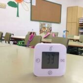 Padres y alumnos protestan en La Vila Joiosa por el calor extremo en las aulas