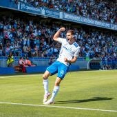 Jesús de Miguel celebra un gol