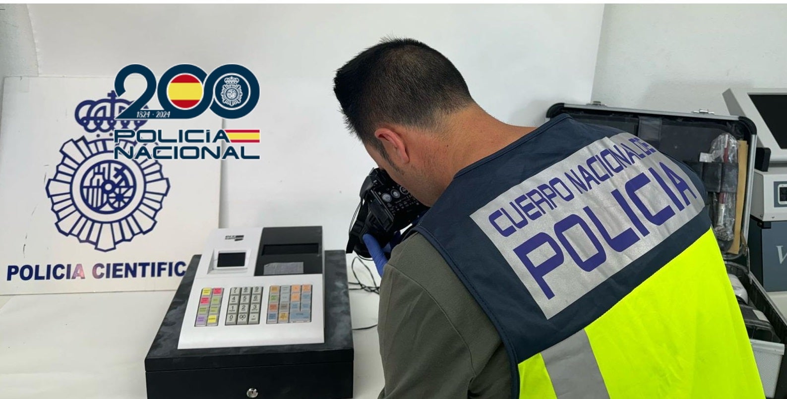 La Policía Nacional detiene en Elche dos hombres por robar en una cafetería y en una empresa La Policía Nacional detiene en Elche dos hombres por robar en una cafetería y en una empresa