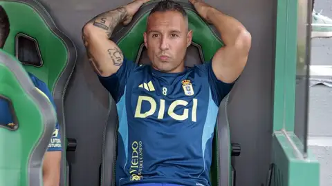 Cazorla en el banquillo del Martínez Valero Cazorla en el banquillo del Martínez Valero