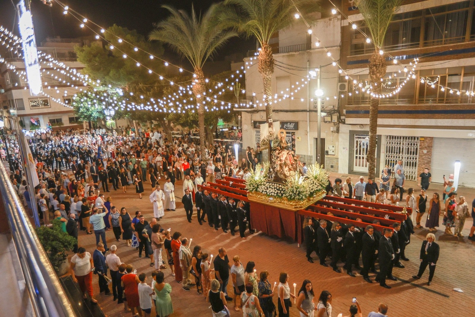 La subida de la Virgen hasta su altar marca este martes el fin de las fiestas patronales para los vecinos del municipio de Dolores La subida de la Virgen hasta su altar marca este martes el fin de las fiestas patronales para los vecinos del municipio de Dolores