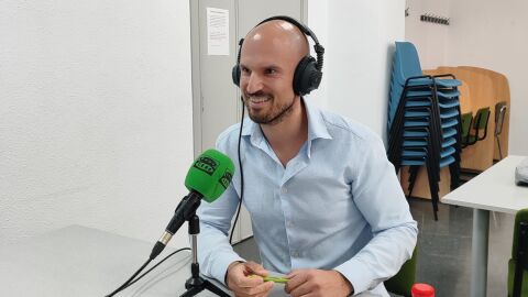 Alejandro Ribes, director de la UNED, durante la entrevista en Onda Cero Vila-real. 