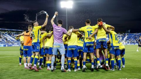 Jugadores de Las Palmas celebran una victoria