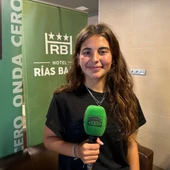 Vera Vázquez,del TMKiteClub de Cesantes, acaba de proclamarse campeona del mundo de kitesurf en la modalidad de Freestyle Sub-19 Femenino, en el prestigioso GKA Youth Kite World Championships celebrado en la playa de Valdevaqueros, en Tarifa. Vera Vázquez,del TMKiteClub de Cesantes, acaba de proclamarse campeona del mundo de kitesurf en la modalidad de Freestyle Sub-19 Femenino, en el prestigioso GKA Youth Kite World Championships celebrado en la playa de Valdevaqueros, en Tarifa.