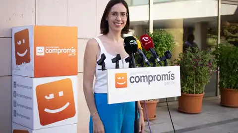Esther Díez, portavoz del Compromís per Elx, en una rueda de prensa. Esther Díez, portavoz del Compromís per Elx, en una rueda de prensa.