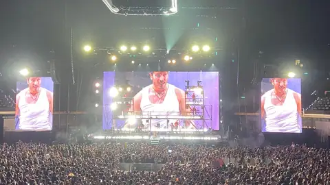 "Te amo Valencia", Sebastián Yatra hace vibrar el Roig Arena "Te amo Valencia", Sebastián Yatra hace vibrar el Roig Arena