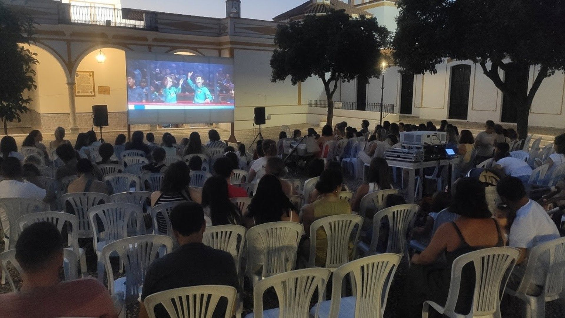El Cine de Verano Aupex ha reunido a más de 31.000 espectadores en 87 localidades de Extremadura El Cine de Verano Aupex ha reunido a más de 31.000 espectadores en 87 localidades de Extremadura