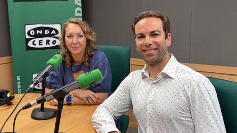 Miguel Amengual, director de Ventas y Marketing de MAC Hotels y Pure Salt, en Onda Cero Mallorca junto a Elka Dimitrova Miguel Amengual, director de Ventas y Marketing de MAC Hotels y Pure Salt, en Onda Cero Mallorca junto a Elka Dimitrova