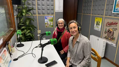 Paula y Libia en los estudios de Onda Cero en Infiesto Paula y Libia en los estudios de Onda Cero en Infiesto