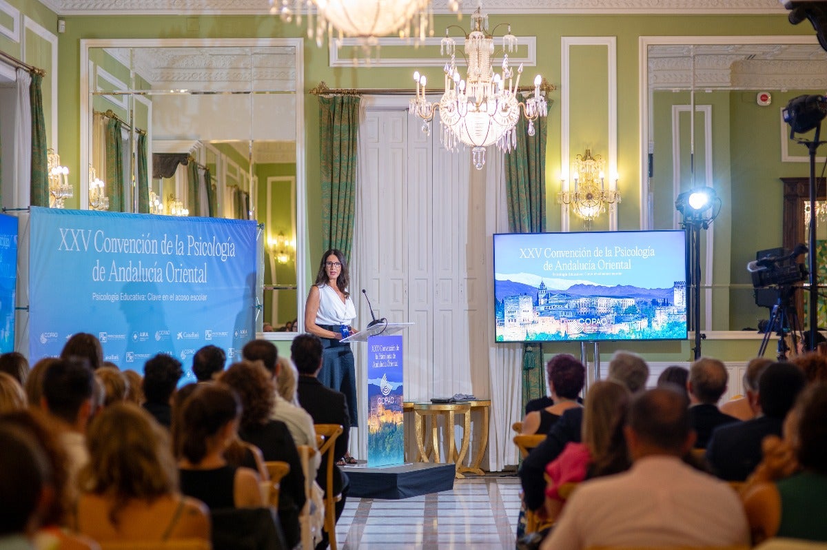 Jaque mate a la IA en psicología: profesionales andaluces advierten de los peligros de los falsos terapeutas digitales Jaque mate a la IA en psicología: profesionales andaluces advierten de los peligros de los falsos terapeutas digitales