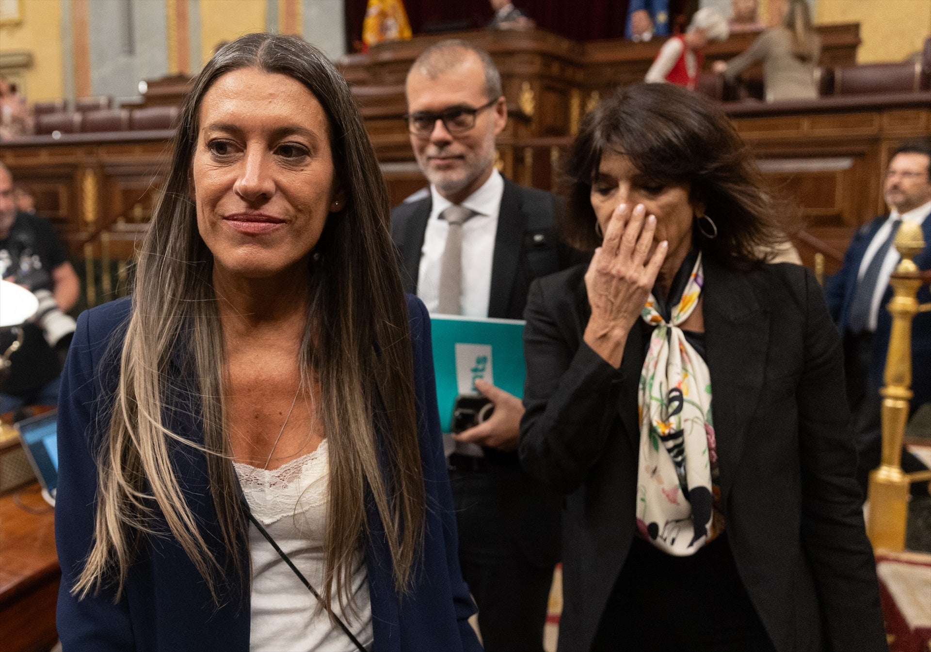 PP, Vox, Podemos y dos diputados de Sumar tumban el traspaso de inmigración acordado por PSOE y Junts para Cataluña PP, Vox, Podemos y dos diputados de Sumar tumban el traspaso de inmigración acordado por PSOE y Junts para Cataluña