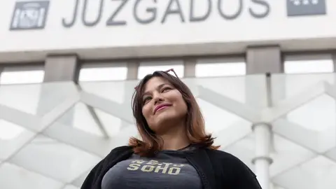 Elisa Mouliáa se alinea con el negacionista Javi Poves y asegura que "nos fumigan": "Son intereses farmacéuticos"