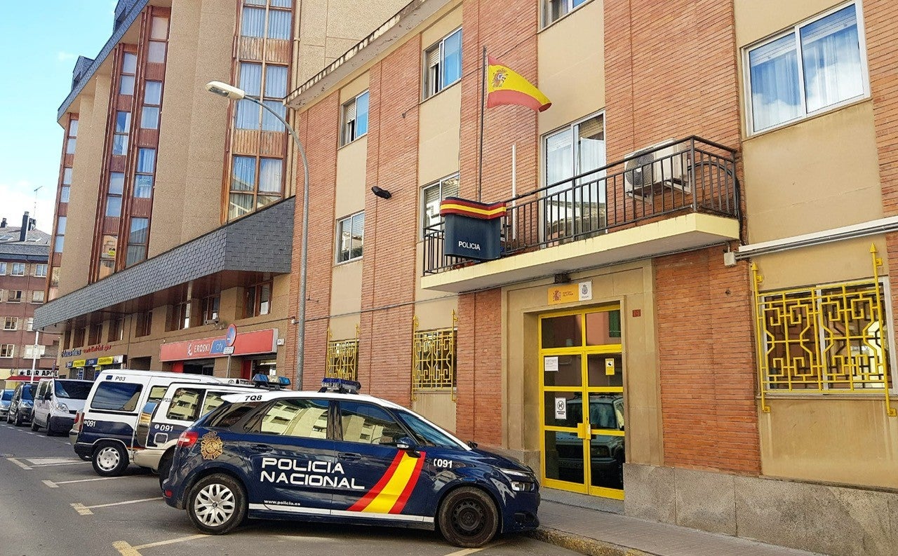 Detenido en Jaca un joven acusado de estafa bancaria a una mujer de Zaragoza Detenido en Jaca un joven acusado de estafa bancaria a una mujer de Zaragoza