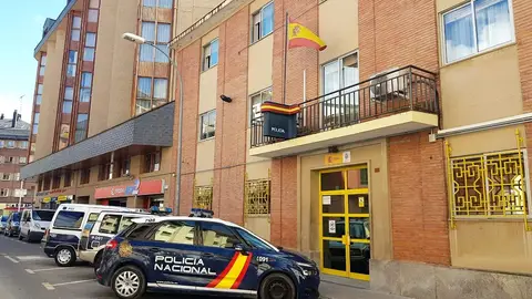 Detenido en Jaca un joven acusado de estafa bancaria a una mujer de Zaragoza Detenido en Jaca un joven acusado de estafa bancaria a una mujer de Zaragoza