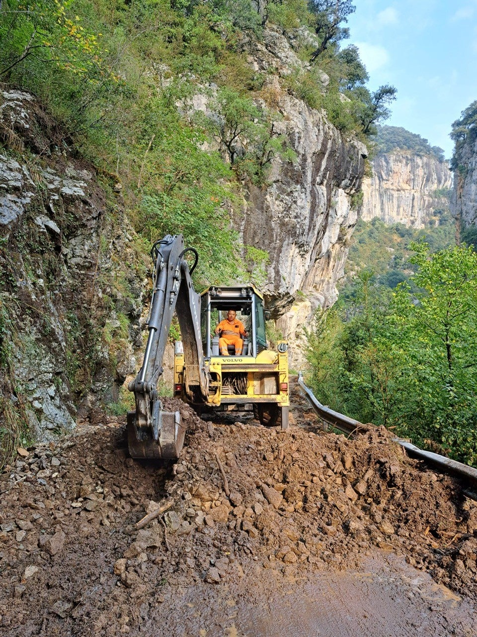 Reabierto el acceso al cañón de Añisclo tras los desprendimientos Reabierto el acceso al cañón de Añisclo tras los desprendimientos