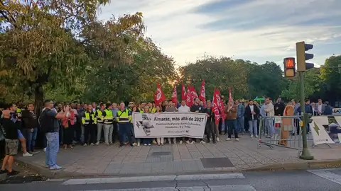 Trabajadores de la Central Nuclear de Almaraz se concentran en Cáceres para parar la "cuenta atrás" del cierre Trabajadores de la Central Nuclear de Almaraz se concentran en Cáceres para parar la "cuenta atrás" del cierre