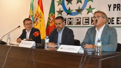 La FEMPEX apuesta por incrementar vínculos entre Extremadura y el Alentejo cooperando en ámbitos económicos, laborales o culturales La FEMPEX apuesta por incrementar vínculos entre Extremadura y el Alentejo cooperando en ámbitos económicos, laborales o culturales