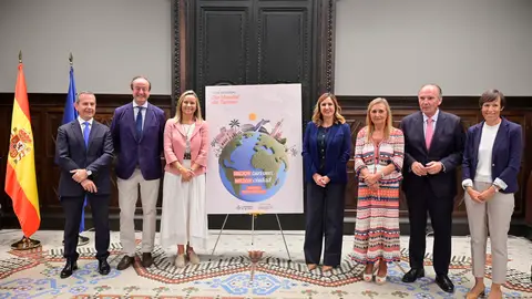 La alcaldesa ha participado en una jornada con representantes del sector turístico. La alcaldesa ha participado en una jornada con representantes del sector turístico.