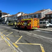 El vertido de gasoil de un bus de Santiago obliga a cortar un carril de circulación entre As Rodas y San Roque El vertido de gasoil de un bus de Santiago obliga a cortar un carril de circulación entre As Rodas y San Roque