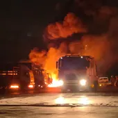 Nave afectada por el fuego en Carlet Nave afectada por el fuego en Carlet