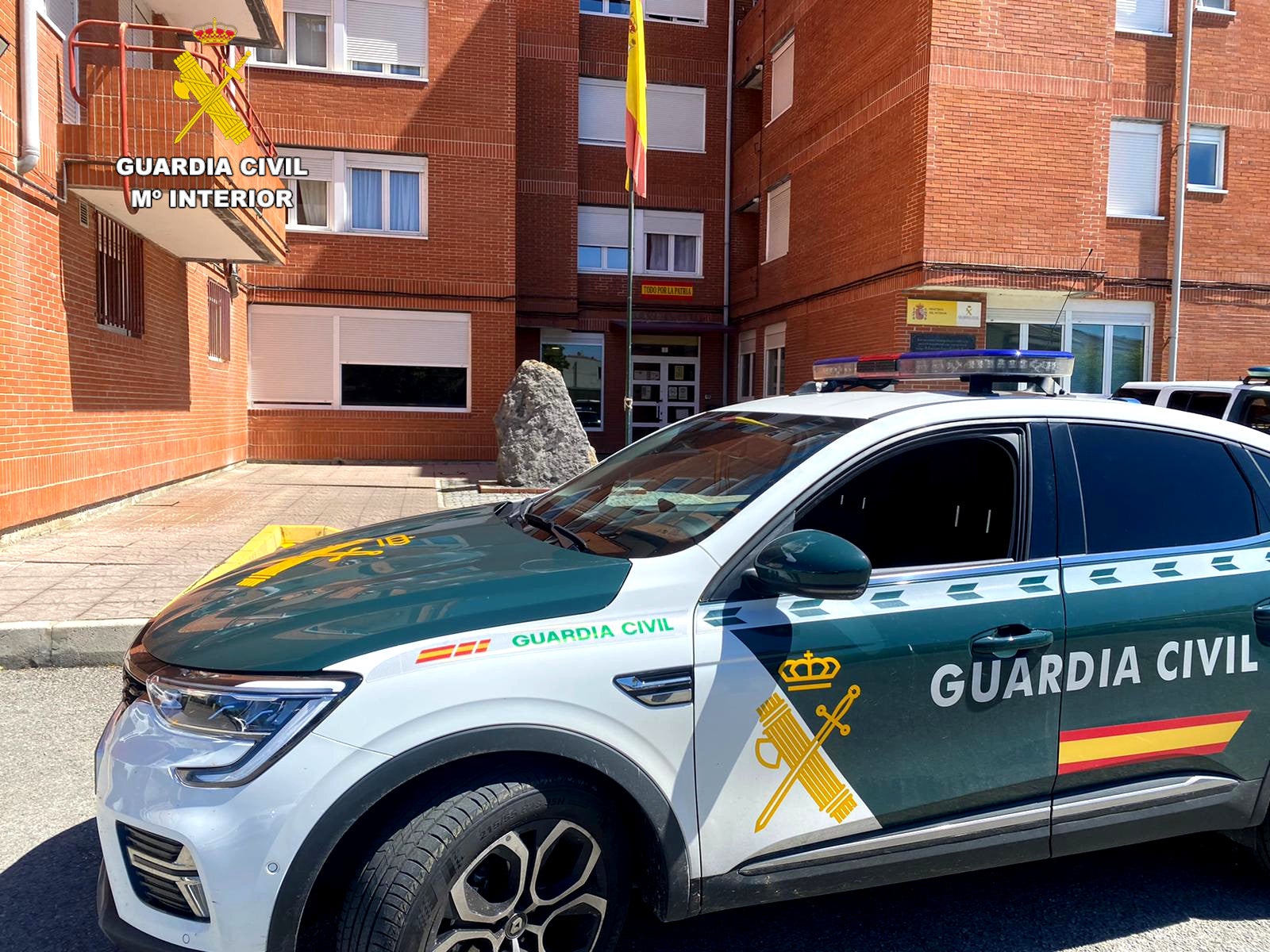 Dos investigados en Santoña por robo en establecimientos y por pinchar ruedas de tres coches Dos investigados en Santoña por robo en establecimientos y por pinchar ruedas de tres coches