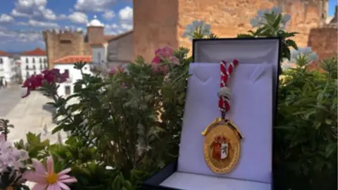 La Medalla de Cáceres se concede este año al Tribunal Superior de Justicia de Extremadura La Medalla de Cáceres se concede este año al Tribunal Superior de Justicia de Extremadura