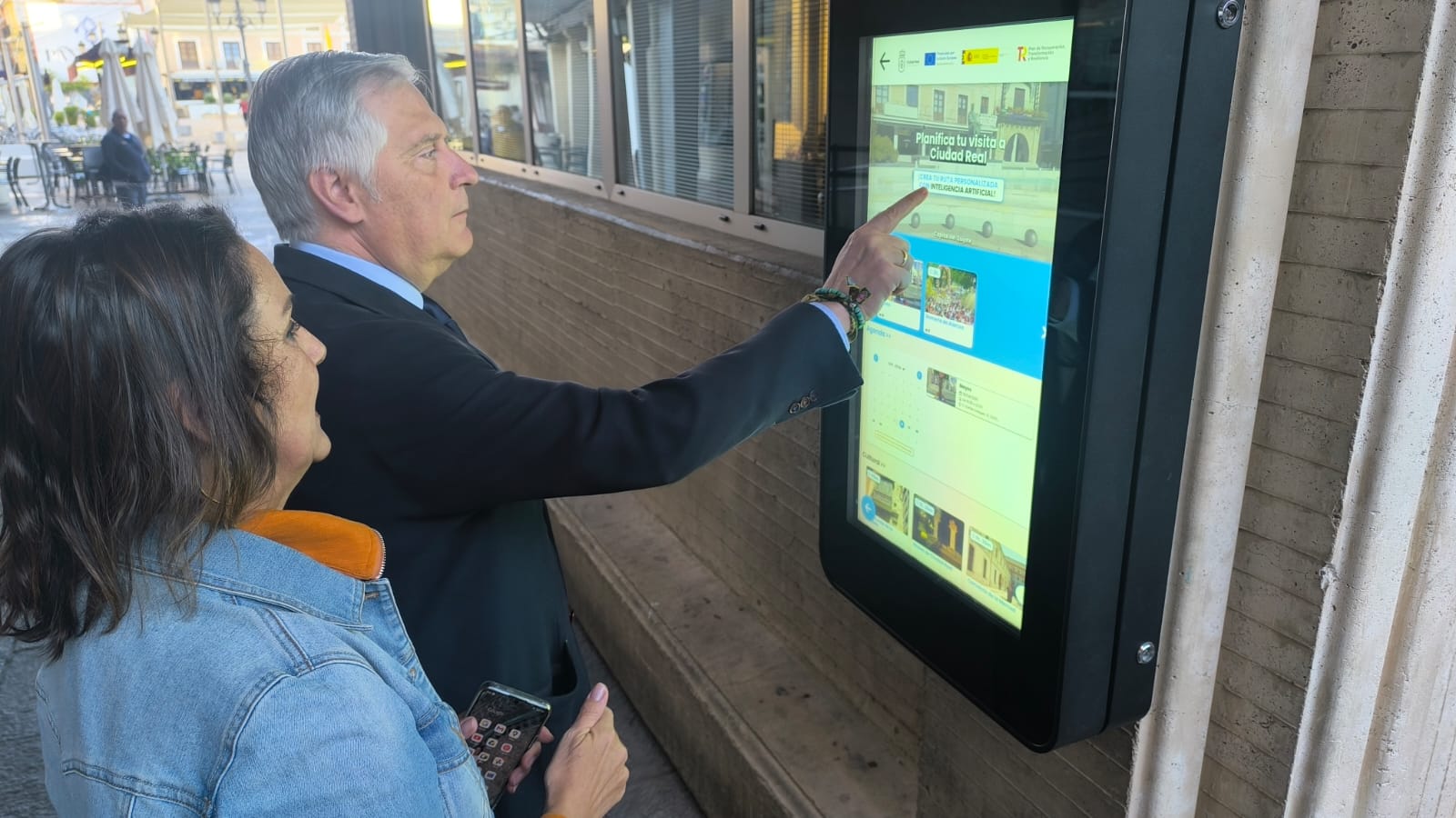 Ciudad Real instala dos pantallas con IA que personaliza rutas para los turistas Ciudad Real instala dos pantallas con IA que personaliza rutas para los turistas