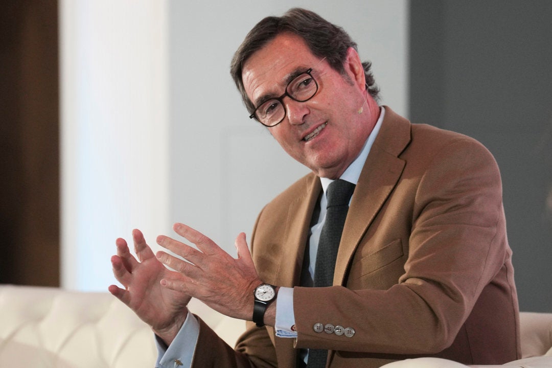 Garamendi critica a los desempleados por falta de 'cultura del esfuerzo' y censura que las bajas se concentren en lunes y viernes Garamendi critica a los desempleados por falta de 'cultura del esfuerzo' y censura que las bajas se concentren en lunes y viernes