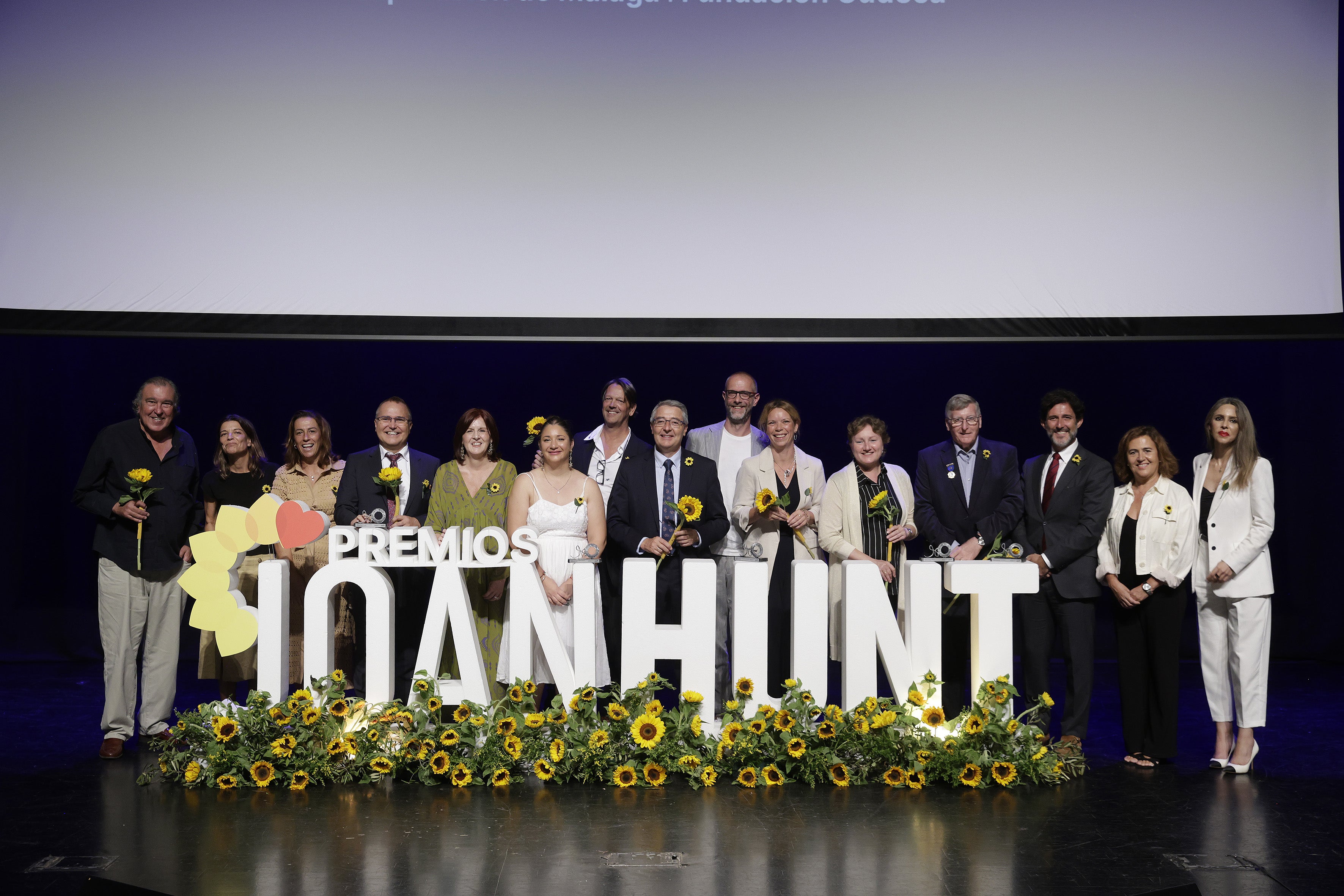 La Diputación Provincial de Málaga y la Fundación Cudeca han reconocido a los residentes extranjeros en la provincia con los Premios Joan Hunt La Diputación Provincial de Málaga y la Fundación Cudeca han reconocido a los residentes extranjeros en la provincia con los Premios Joan Hunt