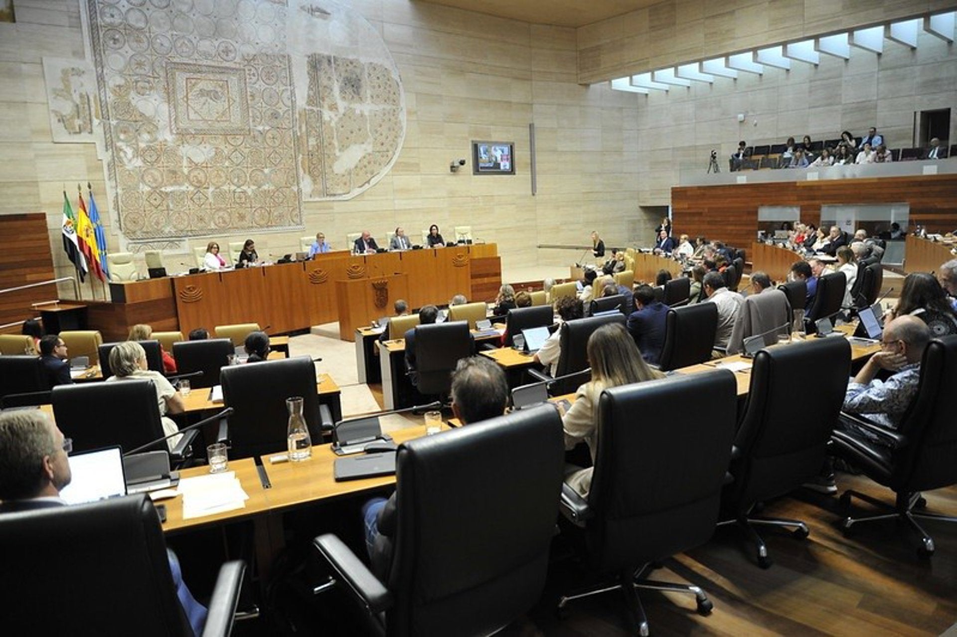 PSOE, Vox y Unidas por Extremadura suman votos para crear una Comisión de Investigación sobre los incendios forestales del verano PSOE, Vox y Unidas por Extremadura suman votos para crear una Comisión de Investigación sobre los incendios forestales del verano